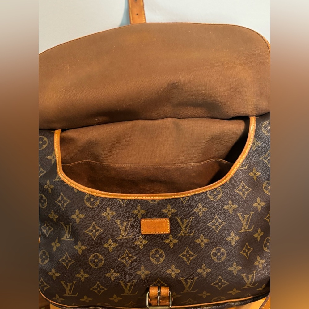 Louis Vuitton Saumur 35 Monogram Canvas Bag w/COA, Box & Dust Bag - Picture 12 of 16